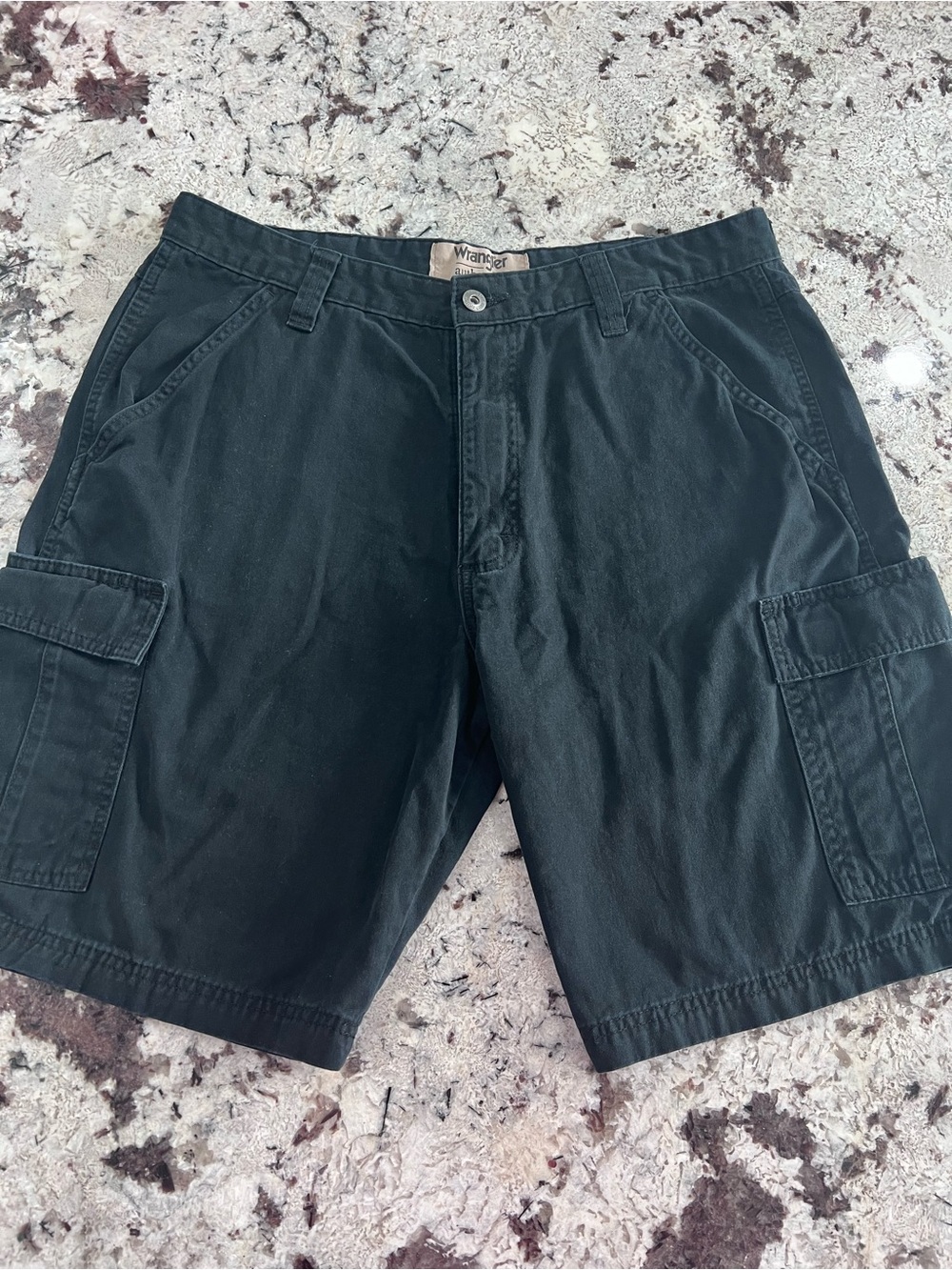 Wrangler Men’s Dark Black Cargo Shorts with Side Pockets
